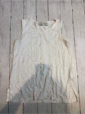 Lucy & Laurel White Sleeveless Tank